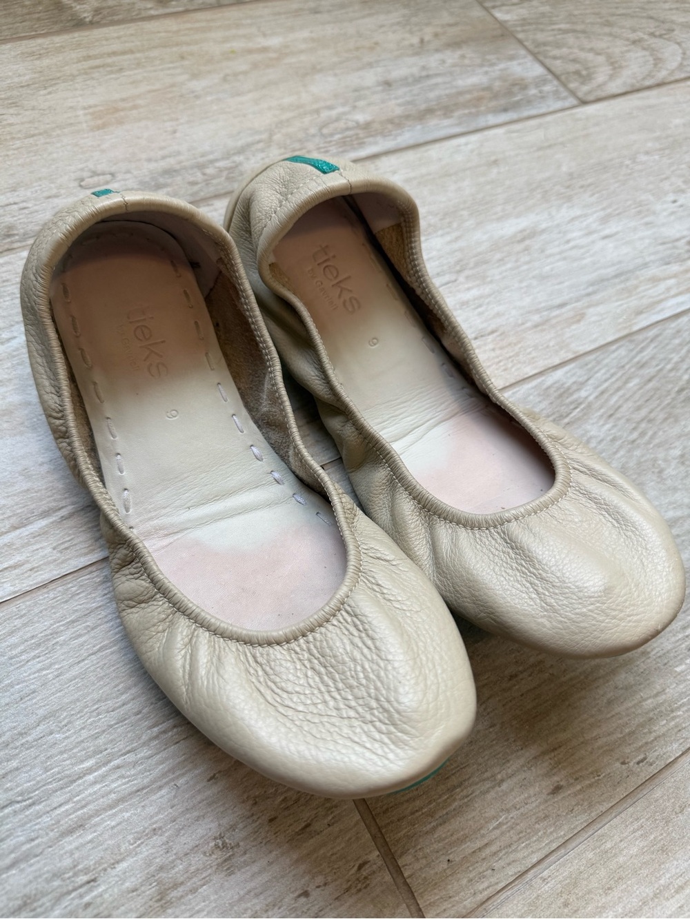 Tieks “Cream” Leather Ballet Flats Size 9
